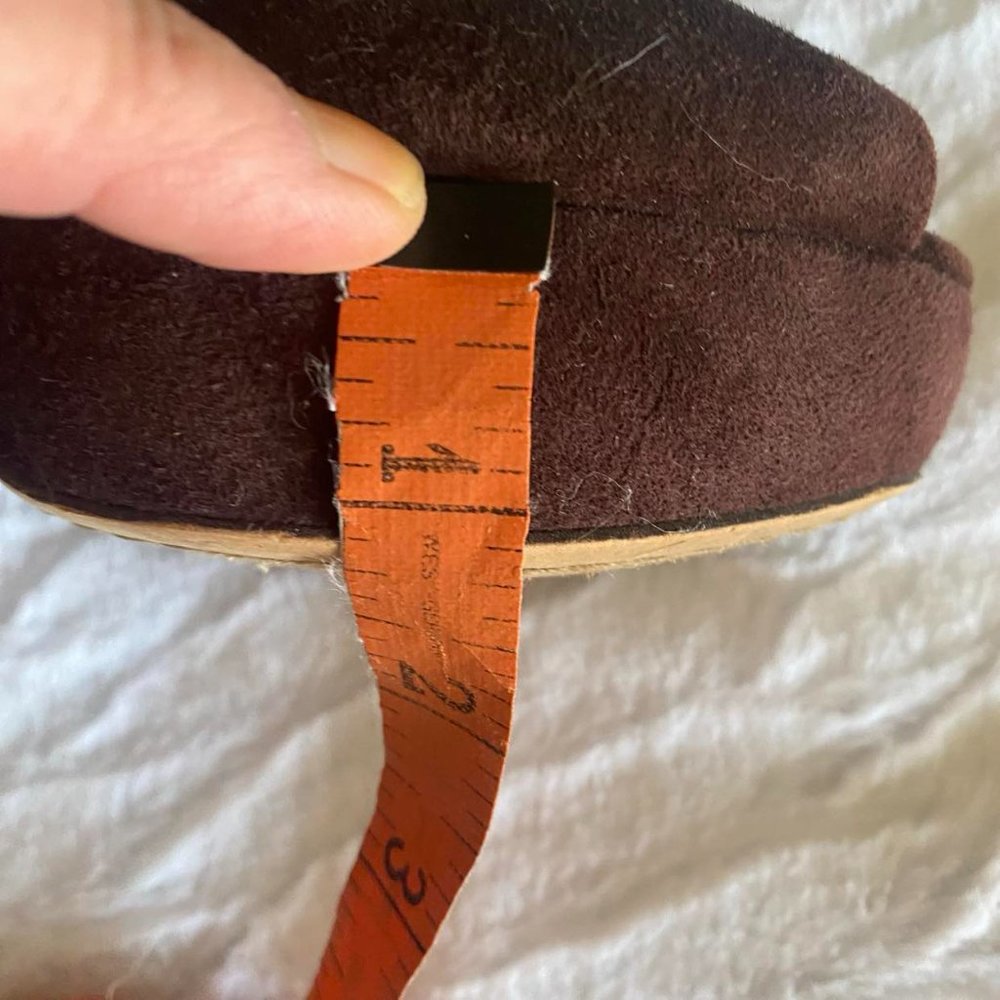 Vince Camuto Suede HIgh heel; Brown Size 6 - Picture 7 of 9